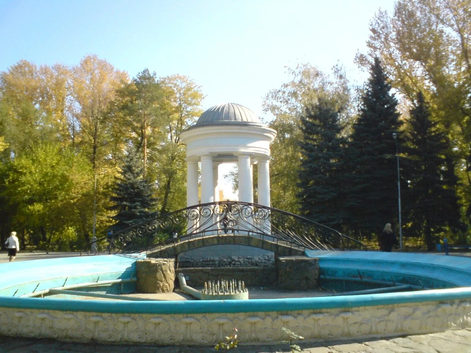 Город волжский фонтанная улица. Потёмкина 107 сауна. Парк вгс волжский. Парк на ленина города волжский. Площадь ленина волжский.