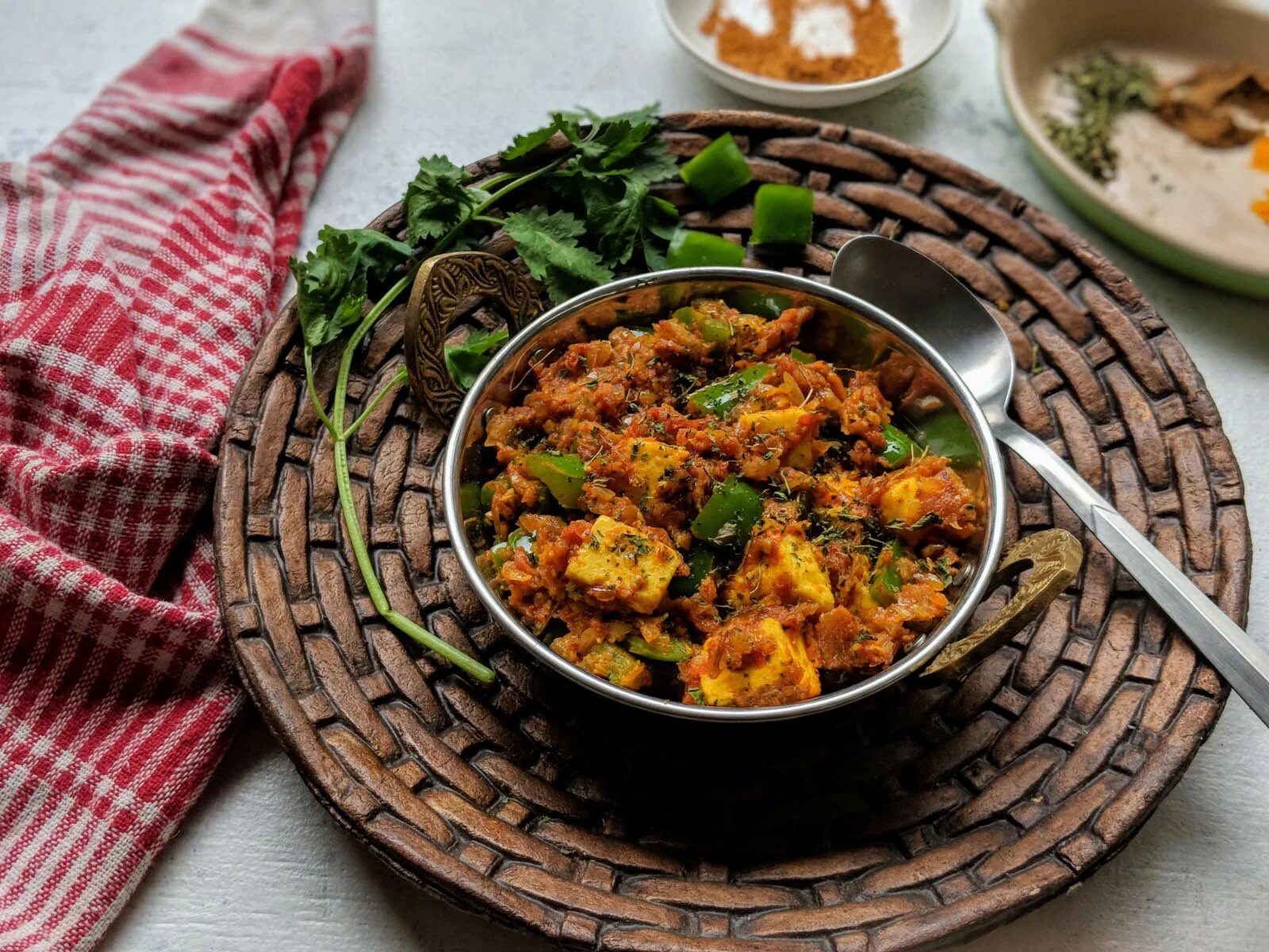 Итальянский суп с фрикадельками. Тибетская кухня. Герцоги блюдо. Блюда на т. Десерт герцогский суп.