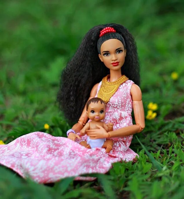Куклы. Барби с детьми. Кукла Барби мама. Кукла Барби с малышом.
