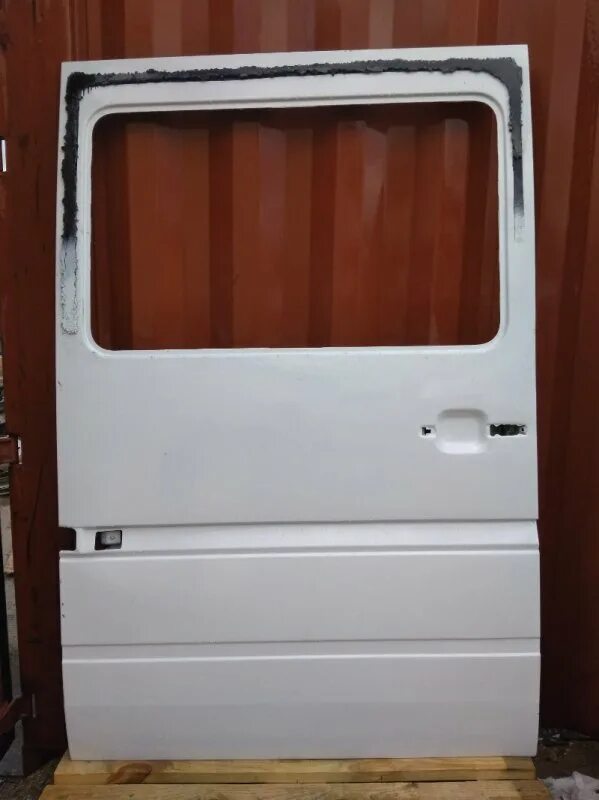 Сдвижная дверь Мерседес Спринтер 903. Дверь сдвижная Mercedes Sprinter w906. Sprinter 903 боковая дверь. Боковая сдвижная дверь на Мерседес Спринтер.