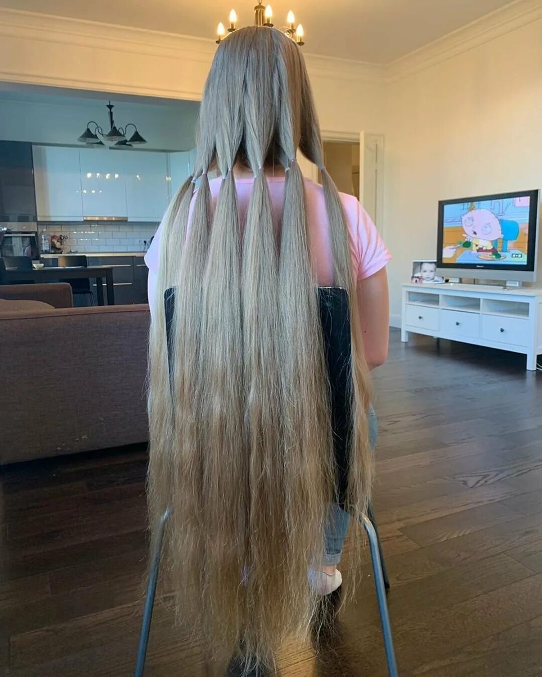 Длинные нарощенные волосы. Супер длинные волосы. Наращивание волос длинные. Очень длинные нарощенные волосы.