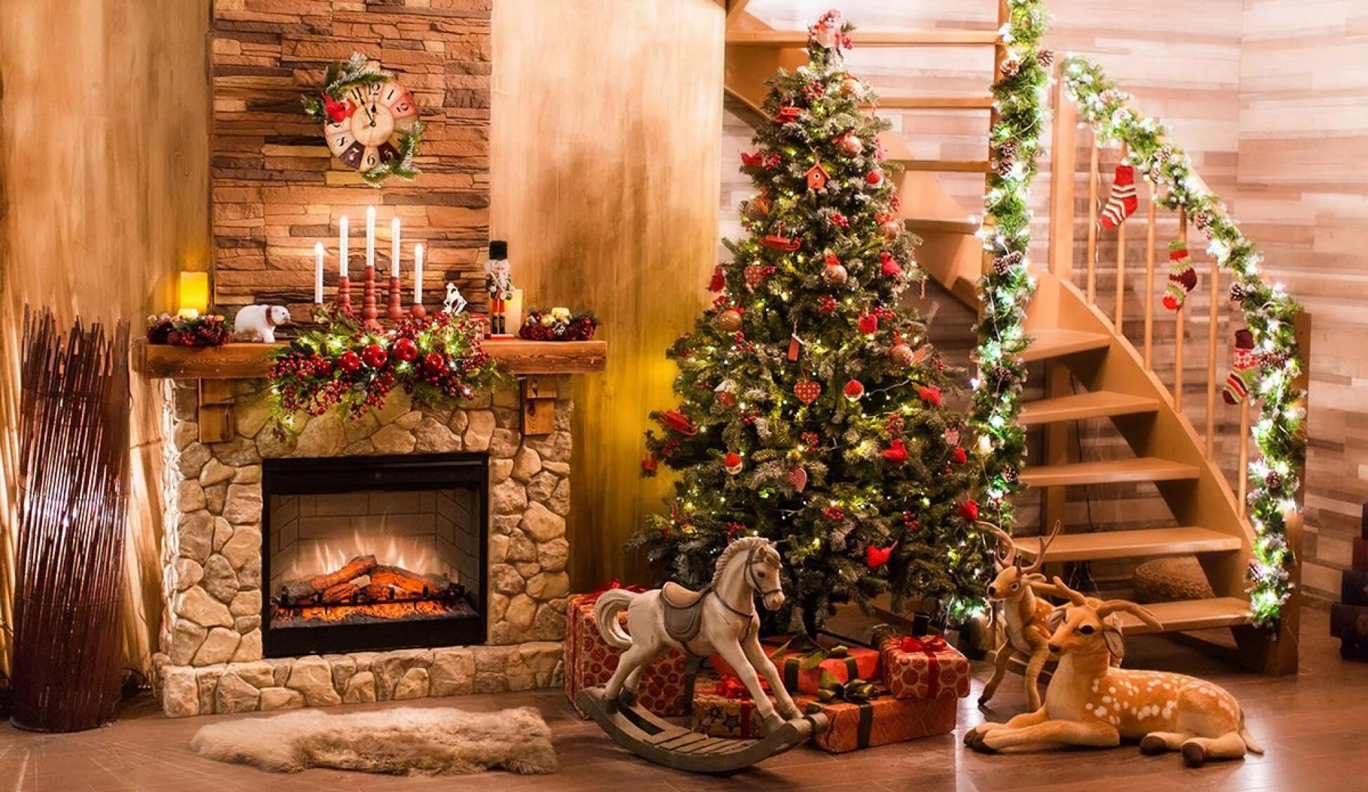 новогодний интерьер. новогодняя елка и камин. новогодний интерьер дома. камин с елкой новогодней фото. новогодняя фотозона с камином и елкой.