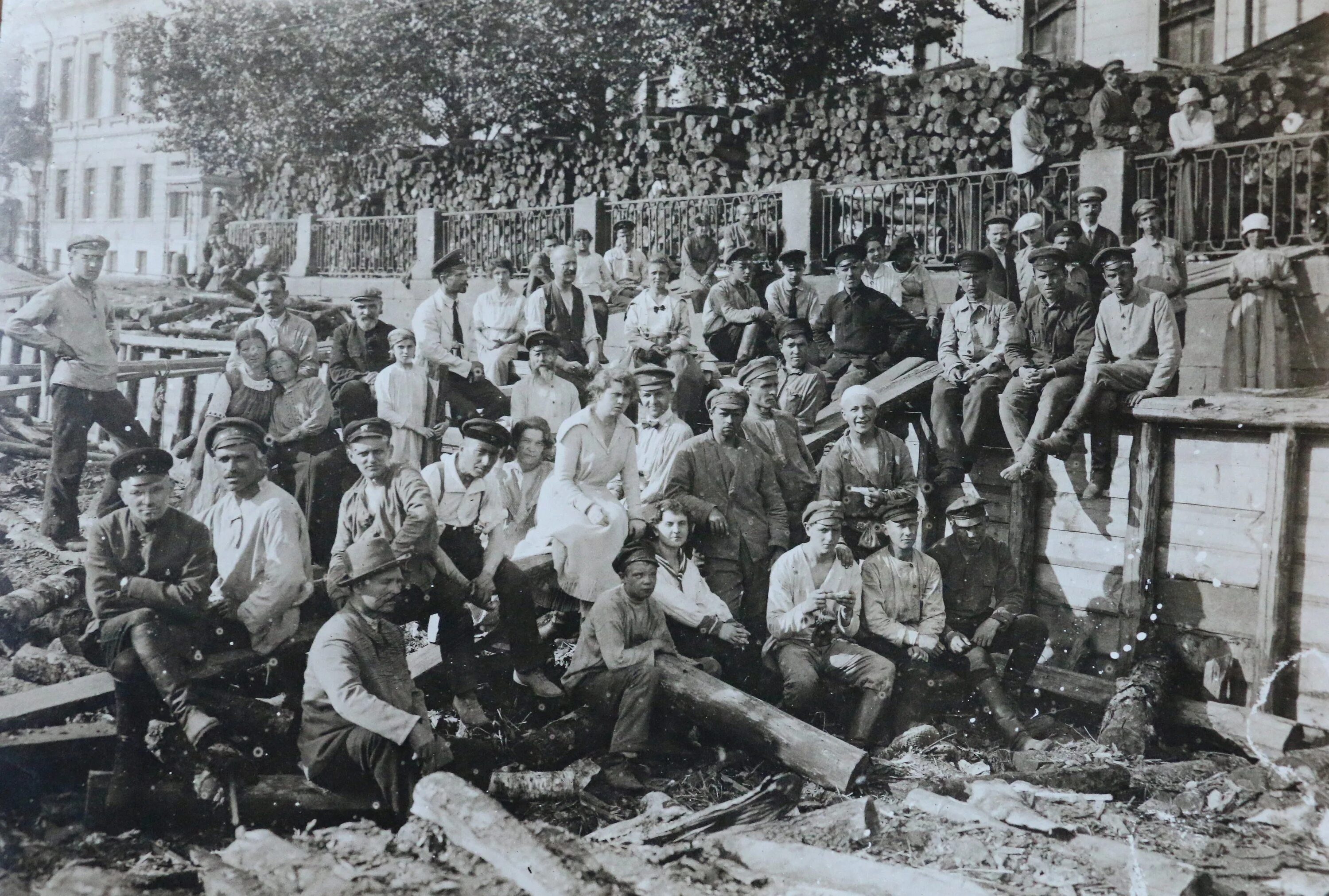 Первая волонтерская организация. Петроград 1920. Петроград 20-е годы. 1920 Год субботник. Коммунистический субботник 1919.