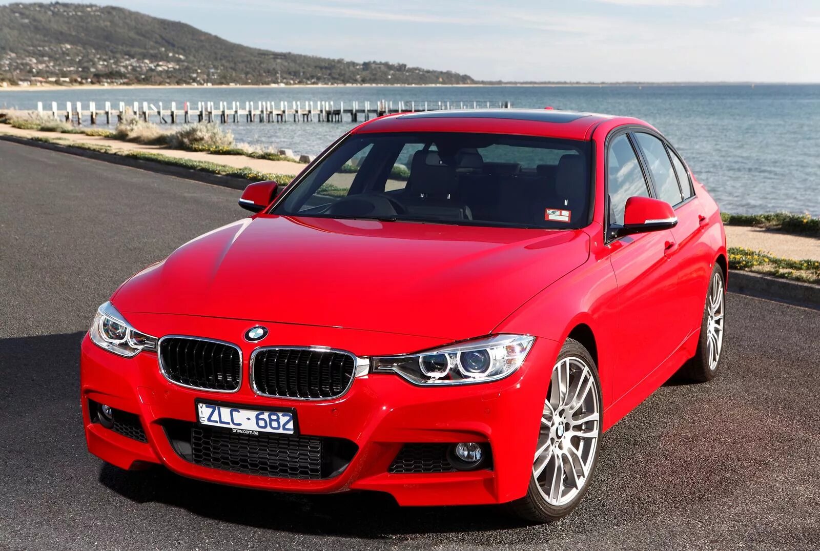 Bmw 3 бензин. Bmw 3 series. bmw 3 series 2015. bmw serie 3 2015. кузов bmw 3 2015.