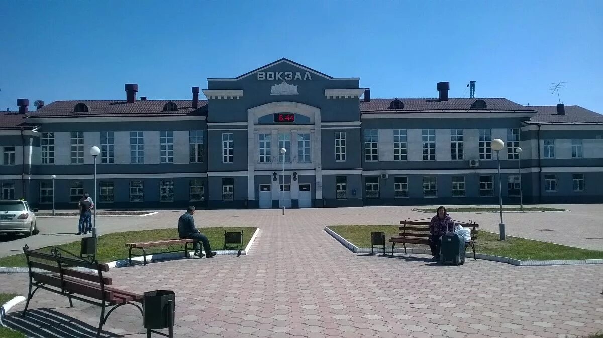 Жд ангарск телефон. Жд вокзал ангарск. Жд ангарск телефон. Жд вокзал ангарск. Вокзал города ангарск.
