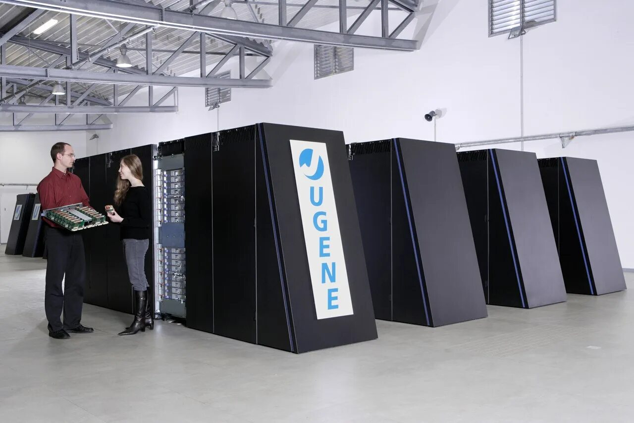 Самые мощные товары. Суперкомпьютер t2k Tsukuba System. Самый мощный компьютер в мире. Самый мощьнмощьный ПК В мире. Самый мошный компютер в мир.