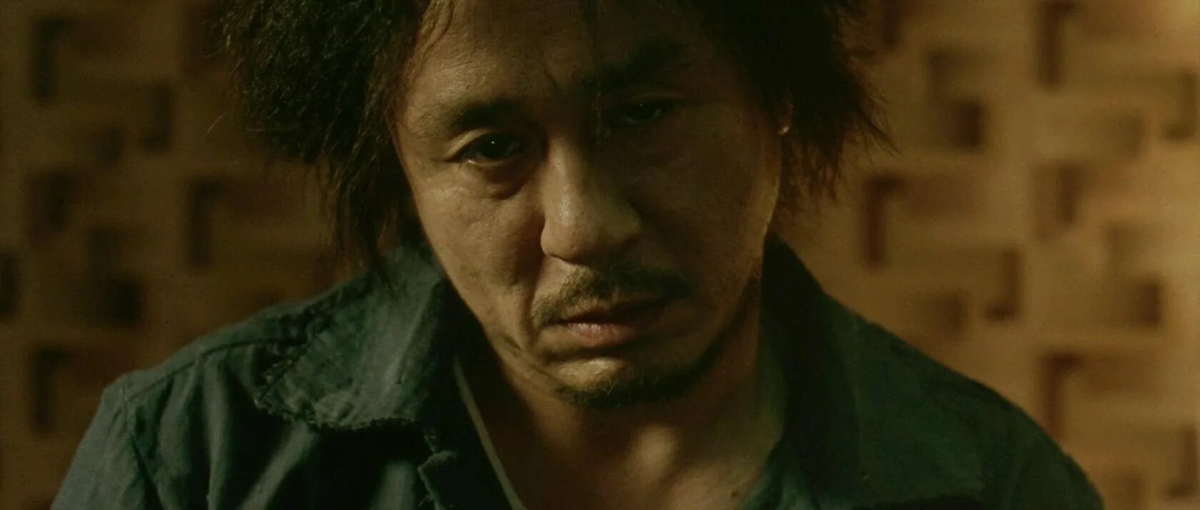 Oldboy московская. Олдбой 2003. Чхве мин сик Олдбой.