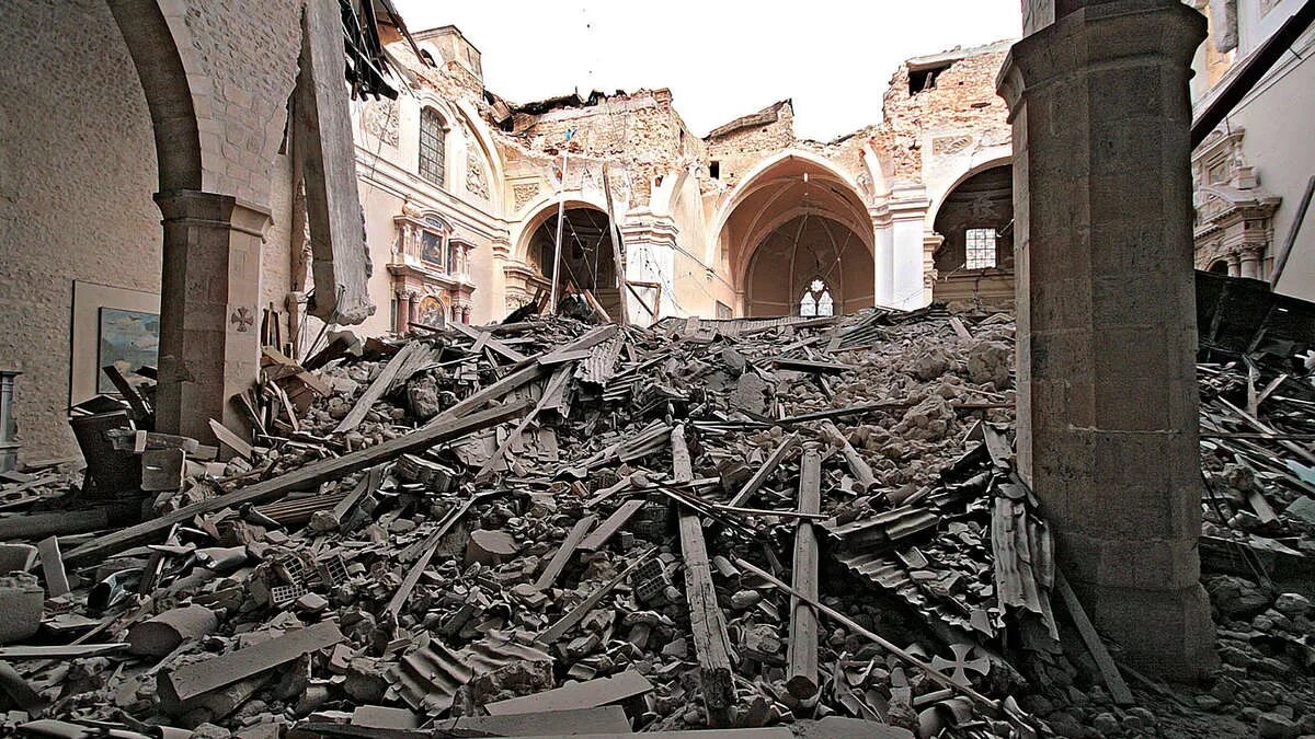 Лиссабонское землетрясение 1 ноября 1755. Землетрясение в лиссабоне 1755. землетрясение в португалии в 1755. португалия 1755. великое лиссабонское землетрясение.
