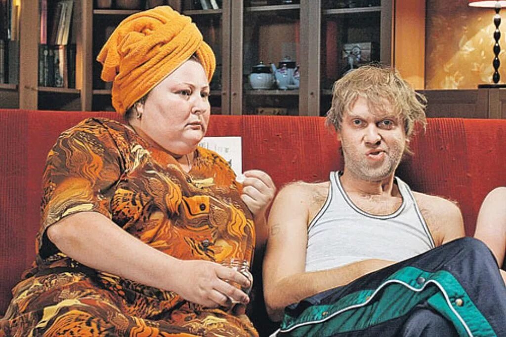 Муж возвращается домой. С полным желудком и пустыми яйцами. Воспитанный мужчина. Юлия сулес и сергей светлаков. Жена должна слушаться.