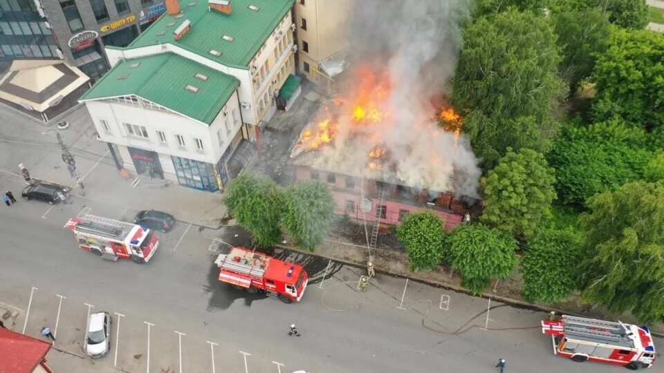 Пожар в Рязани. Пожар в Рязани сейчас. Пожар в Рязани сейчас в центре. Пожар на Рязанской улице сегодня. Нефтебаза в рязани горит сегодня