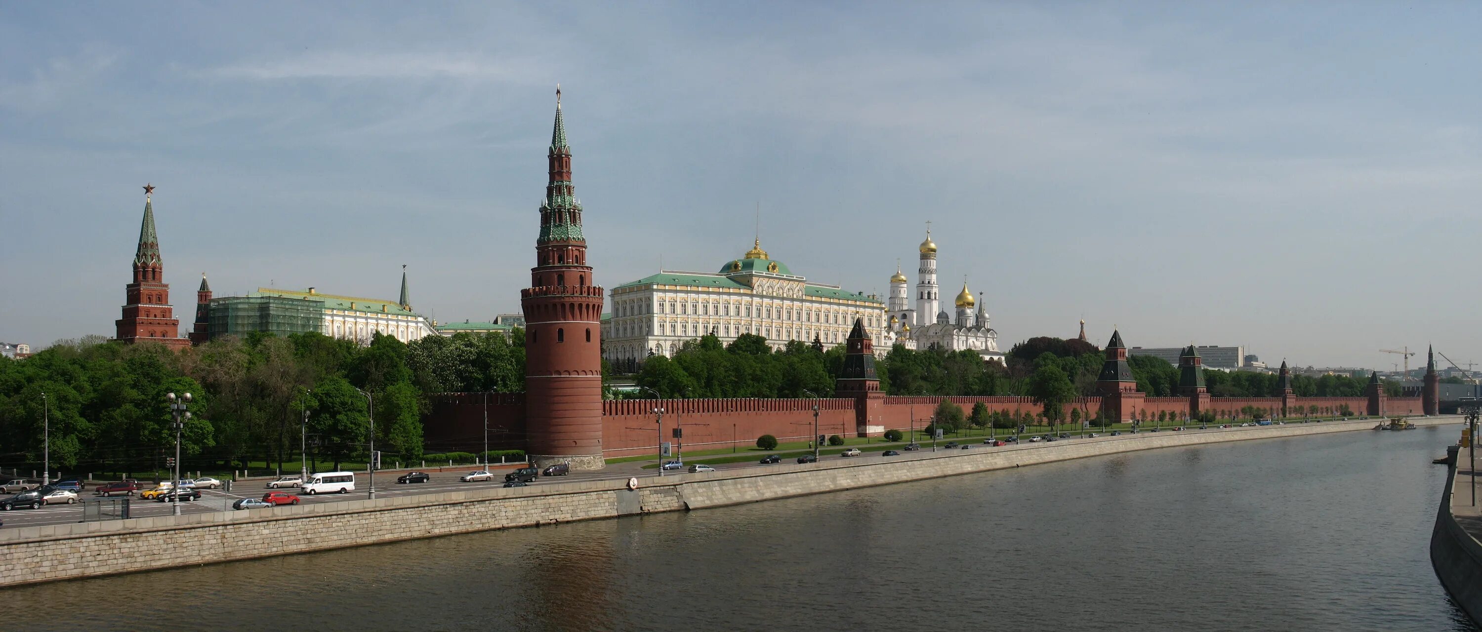 Панорама красной площади в москве. Панорама красной площади в москве. Красная площадь и кремль. Панорамный вид кремля. Кремль с васильевского спуска.
