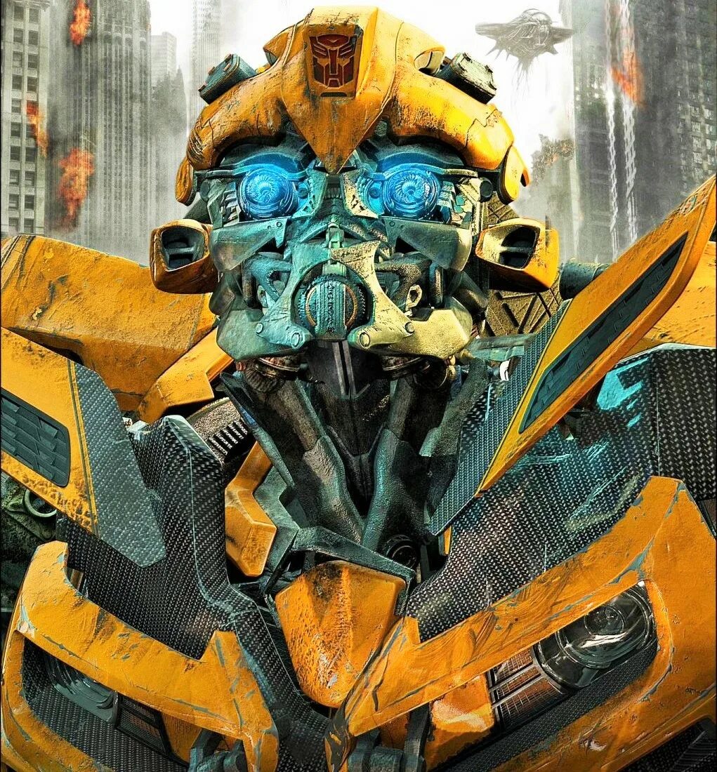 Transformers o. Бамблби 2017. Трансформеры 3 тёмная сторона Луны Бамблби. Bumblebee 2018 Мегатрон.