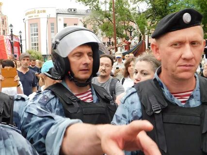 Берет омон