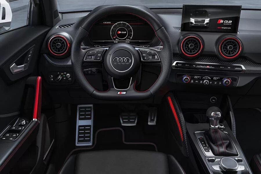 Q sq s. Audi q2 салон. Audi q2 Interior. Audi rs3 2020 салон. Audi rs3 2018 салон.