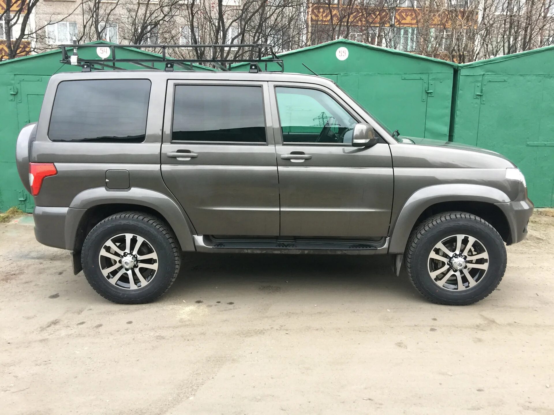 255/70 R18 на УАЗ Патриот. УАЗ Патриот колеса r18. 265/65/18 Патриот. Шины на УАЗ Патриот r18.