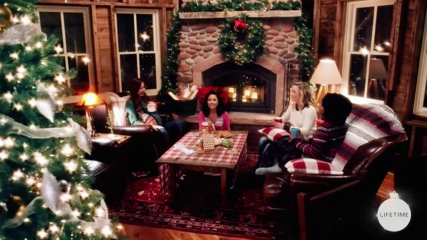 Рождество в гармонии. Очень чудное рождество фильм 2018. Х/ф рождественская гармония 2018 вконтакте. Фильм про рождество и певицу. Рождественская буря сериал 2022.