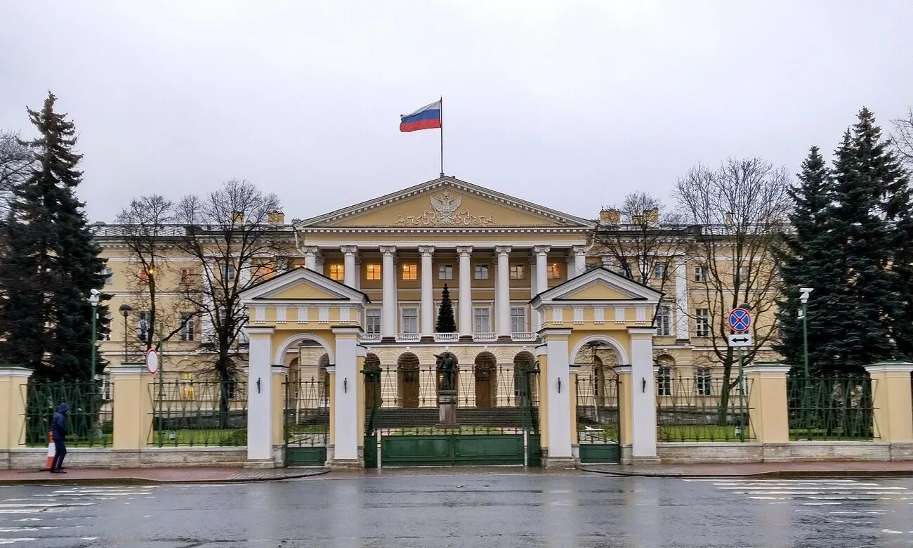 Петербургского правительства. Джакомо кваренги смольный институт. здание смольного института кваренги. смольный дворец благородных девиц. смольный здание правительства санкт-петербурга.