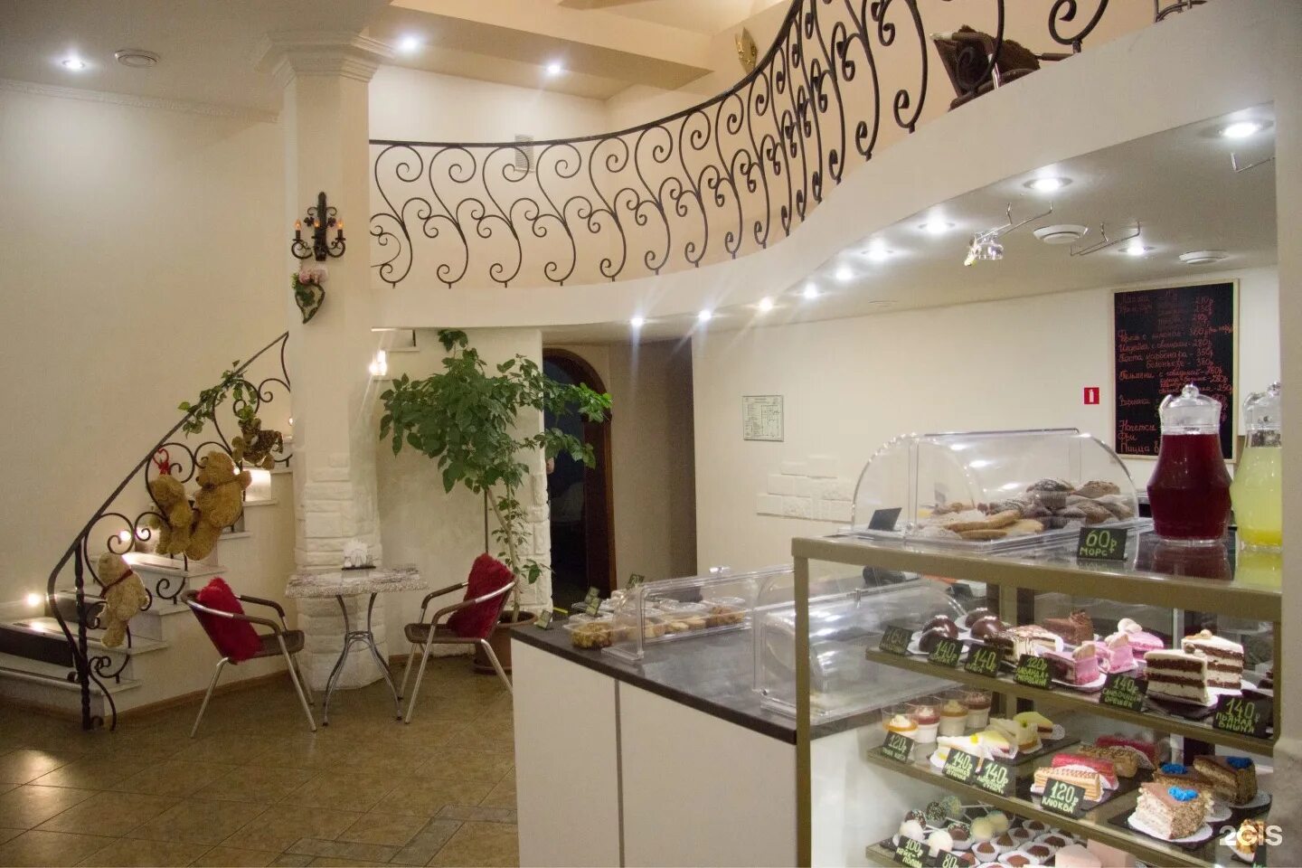 магазин конфет. кондитерские италии. итальянская кондитерская ленинский проспект 37. магазин для кондитеров ленинский. калуга ул ленина 80 на карте.