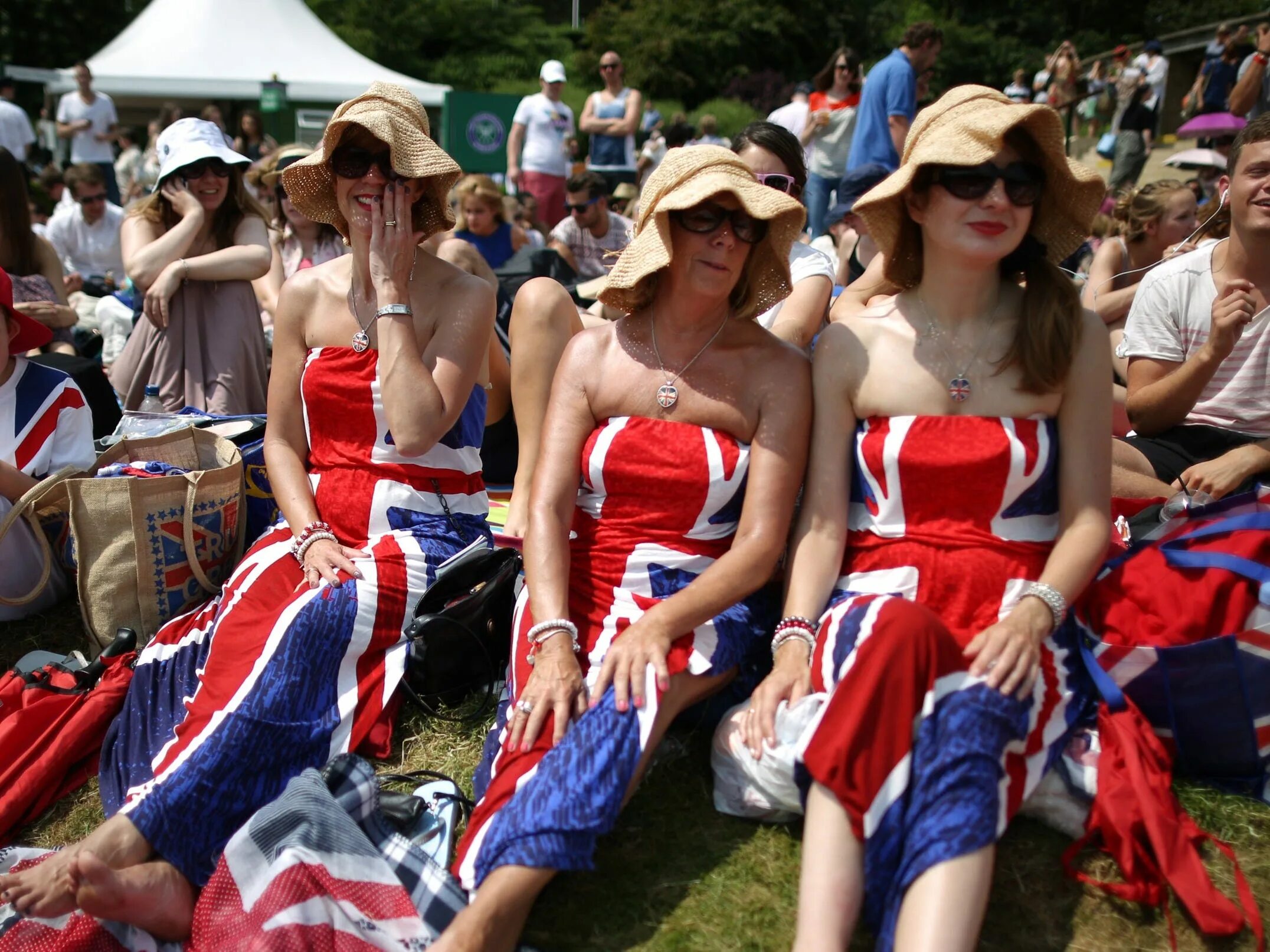 British women are. Истинная англичанка. Британские женщины какие. Great Britain people. Germans in Australia.