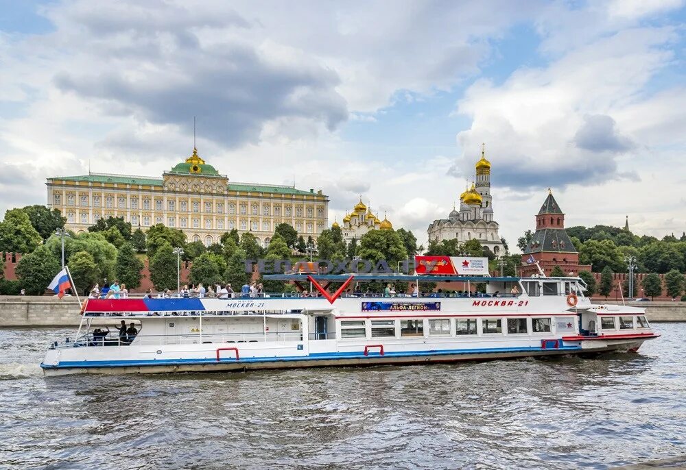 Прогулочный теплоход пролетарец. Теплоход удача в москве. Теплоход москва 21 и москва 24. Теплоход москва 24. Теплоход москва-161.