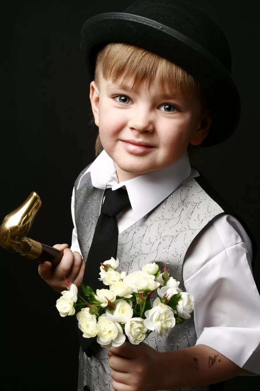Маленький красавчик. Шляпа для мальчика. Мальчик джентльмен. Маленький джентльмен. Мальчишки джентльмены.