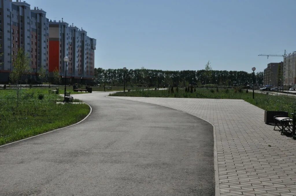 Ситти молл тюльпанв. Аллея проспект октября стерлитамак. Астанаа. Аллея сити молл стерлитамак. Астана сити.