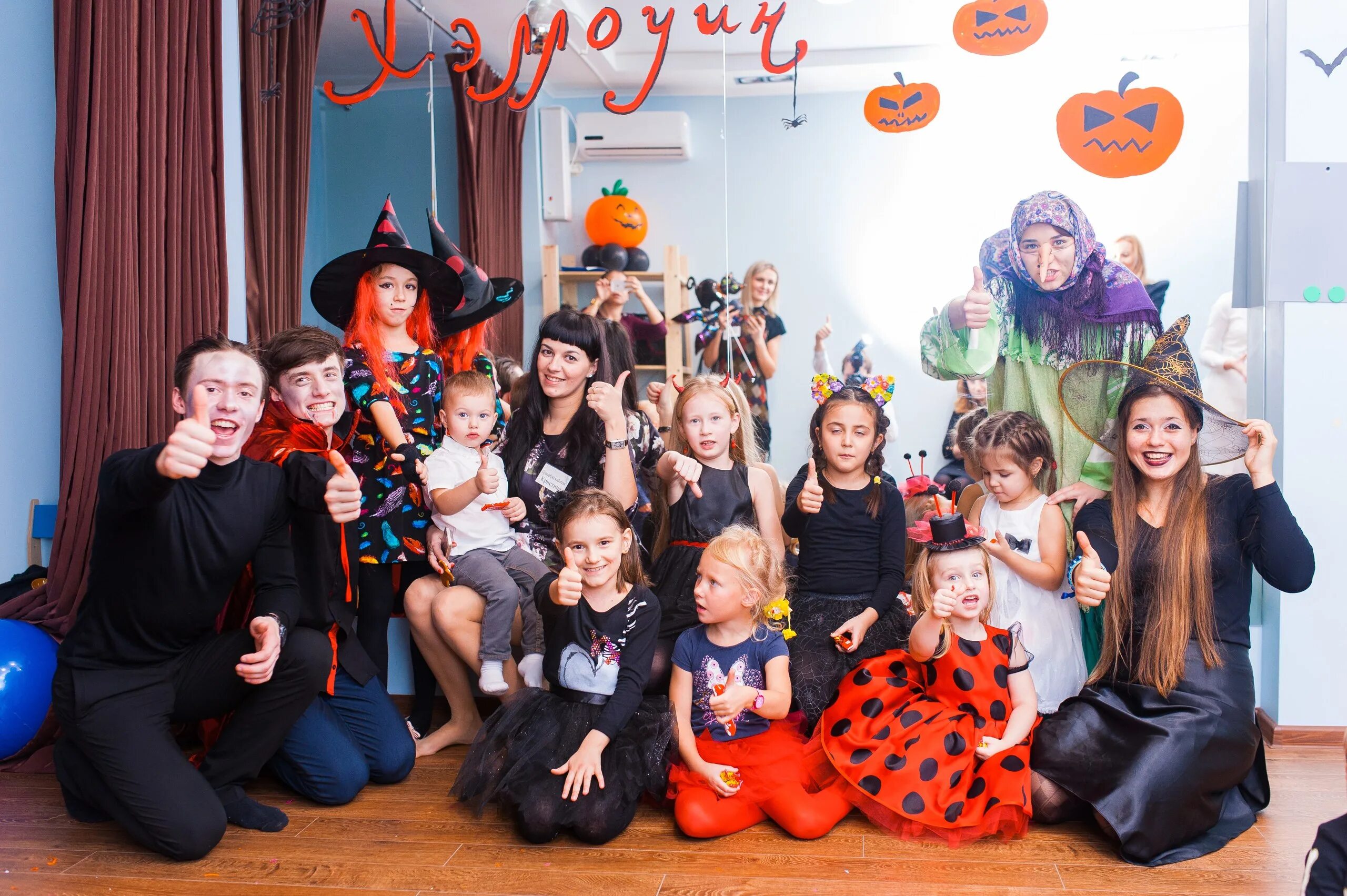 День рождения ребенка в сургуте. Кнопка аниматор. Аниматор кошка на детский праздник. Детские праздники сургут. Детские праздники сургут.