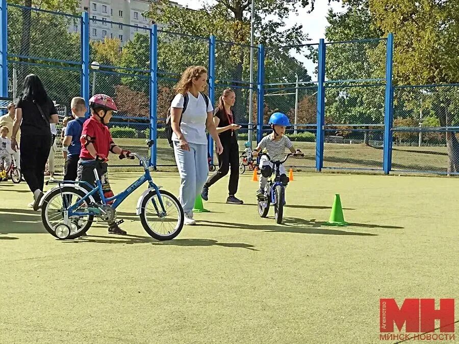 Уличная детвора проводившая все время. Новые детские площадки в Лыткарино. Безопасные дороги детям 2023. Ухтомская 4 Лыткарино.