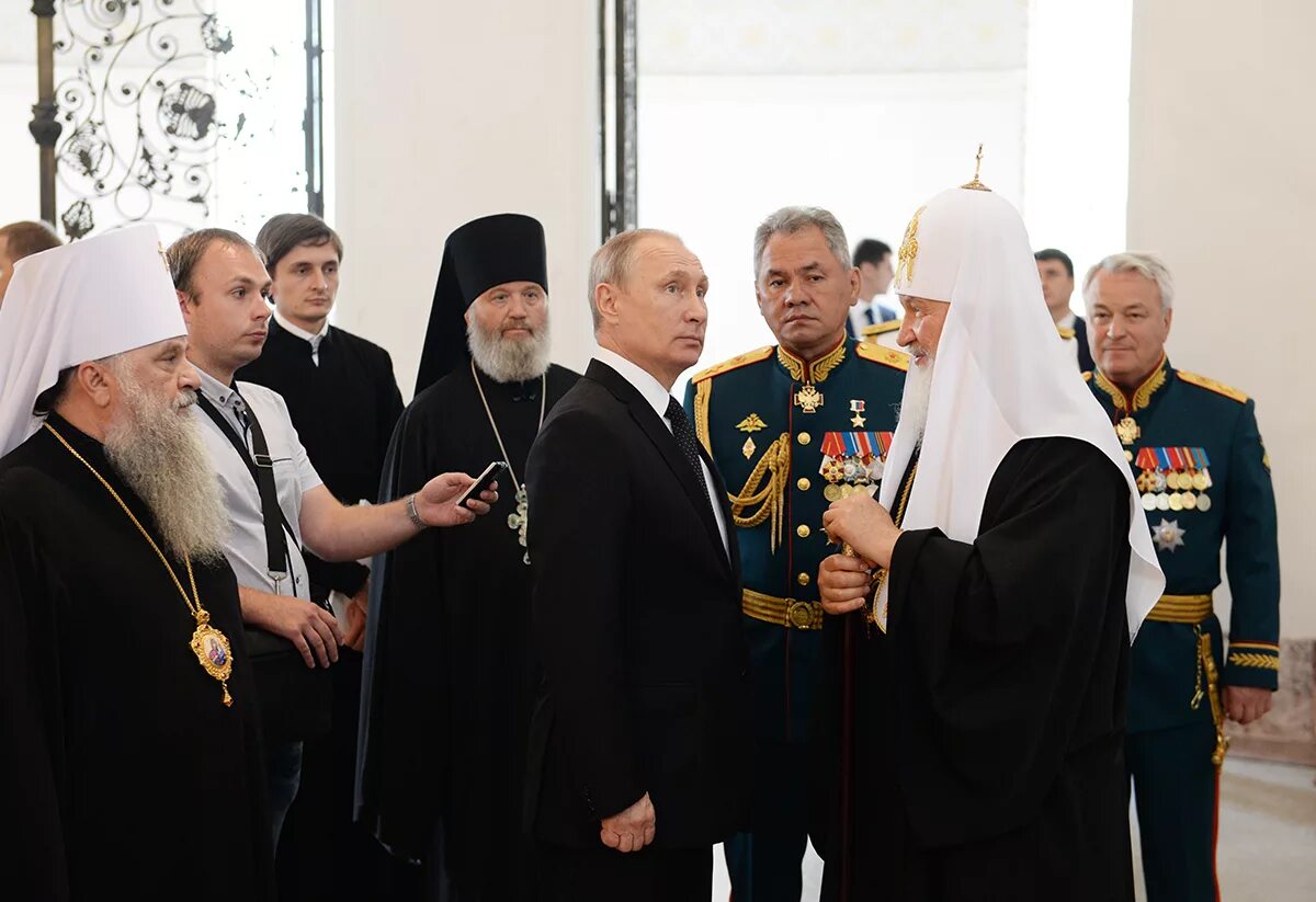 настоятель морского собора