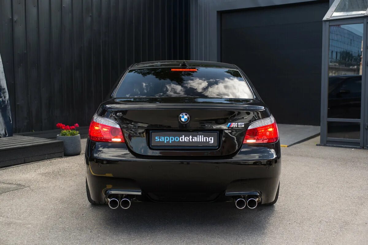 Е60 3.0 бензин. BMW m5 e60/61. BMW m5 IV (e60. BMW m5 e60 Black. BMW m5 IV (e60/e61).