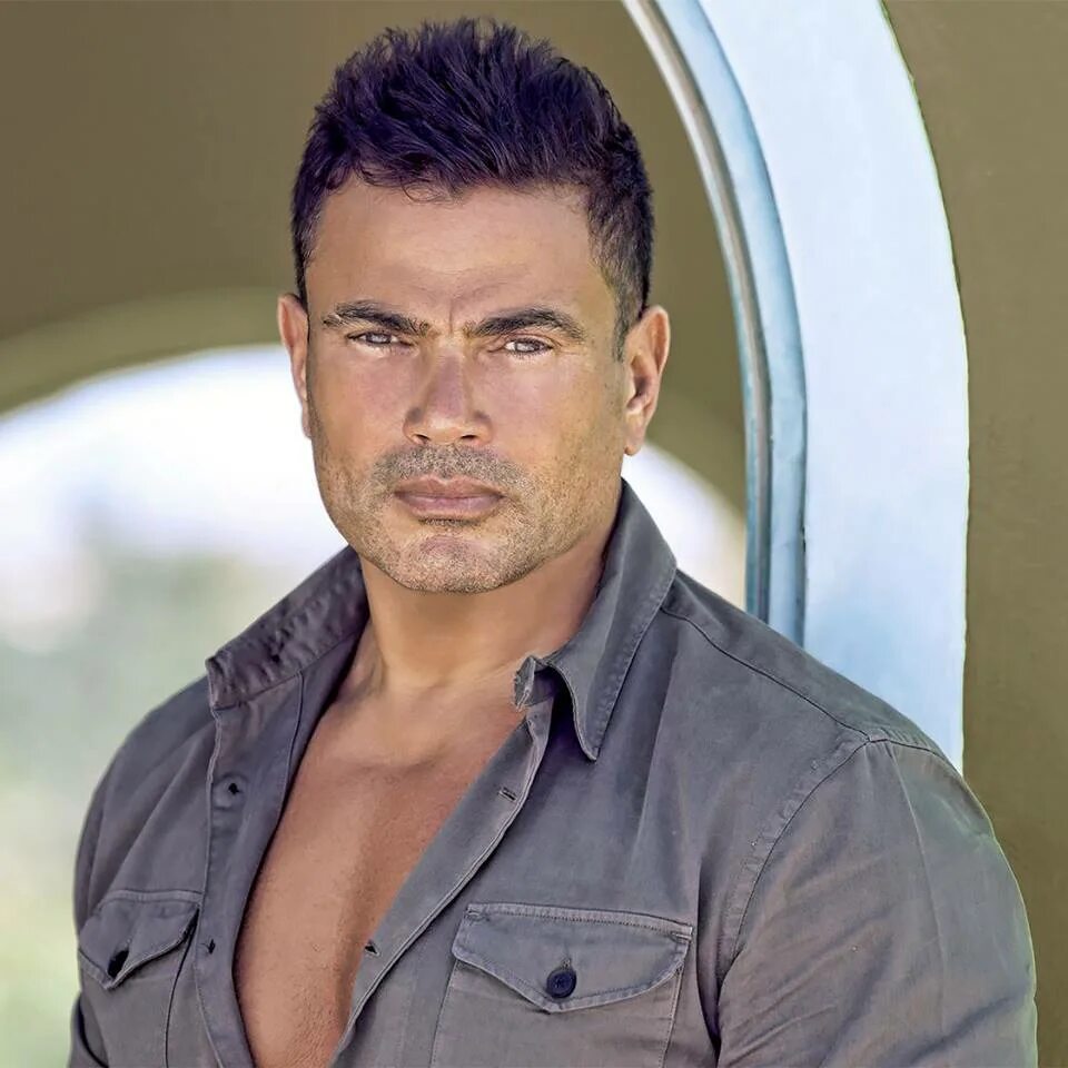 Amr diab "el alem allah" (после "habibi ya nour el ein"). Saeban alaya - amr diab. Saeban alaya - amr diab. El allem allah. Амр диаб певец.