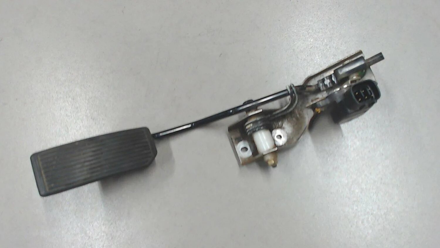 18002-eq000. Педаль тормоза и педаль газа nissan x trail t31. Педаль газ ниссан х трейл. Педаль газа на ниссан х трейл т31 аналог. Педаль газ ниссан х трейл.