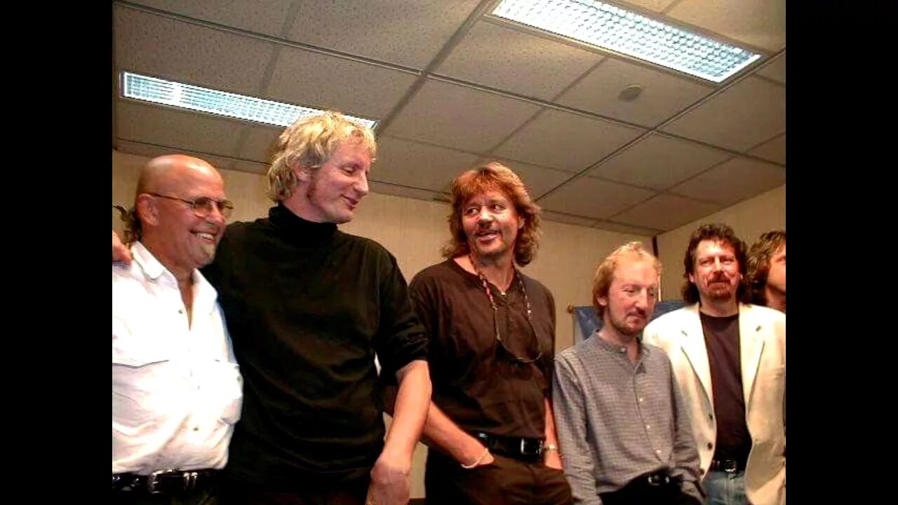 Electric light orchestra part two. Elo part 2. electric light orchestra ii. elo part ii electric light orchestra. келли гроукат.