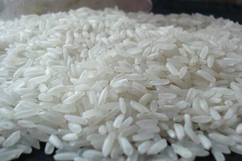 Из какого происходит рис. Medium grain rice. рис длинный белый. рис из вьетнама. white raw rice.