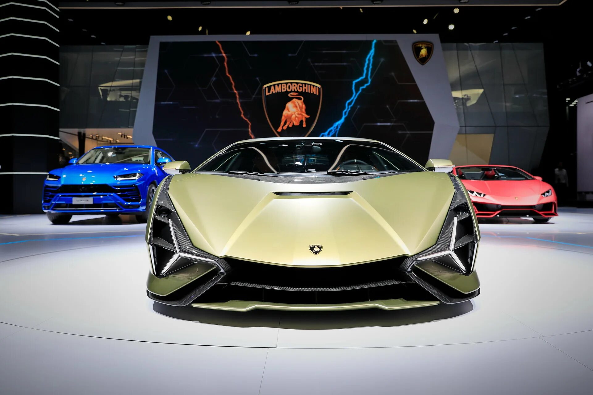 Ламборджини последняя модель. Новая lamborghini sian 2019. ламборгини электрокар 2025. новая ламборджини 2025. lamborghini sian 63.