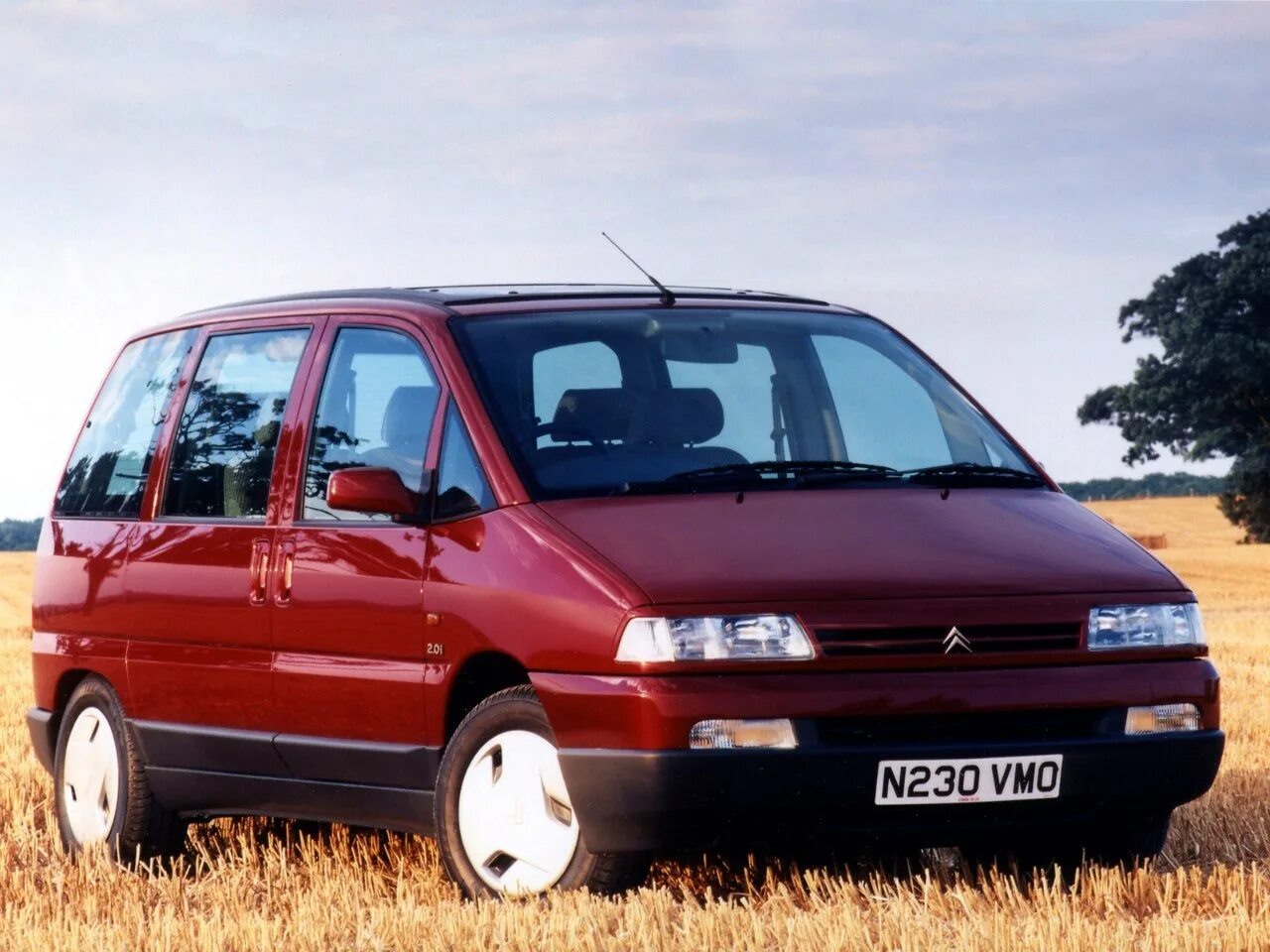 Citroen 1995. Пежо 806 Ситроен Эвазион Фиат Улисс Лянча Зета. Citroen 1995 год. Ситроен 1995 года выпуска.