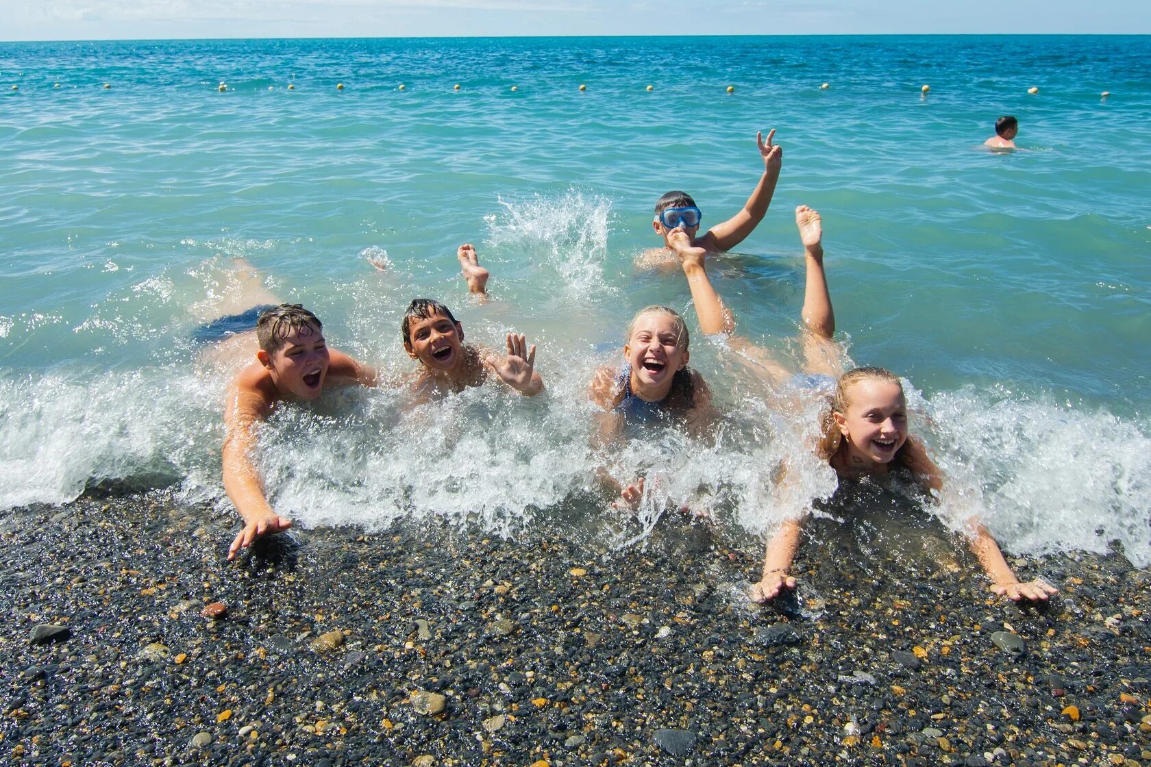 Семейный отдых краснодарский край. Лагерь Морское братство Туапсе. Лагерь Морское братство Туапсе 2022. Лагерь на черном море в Туапсе 2022. Лагерь в Туапсэ Анапа чёрное море.