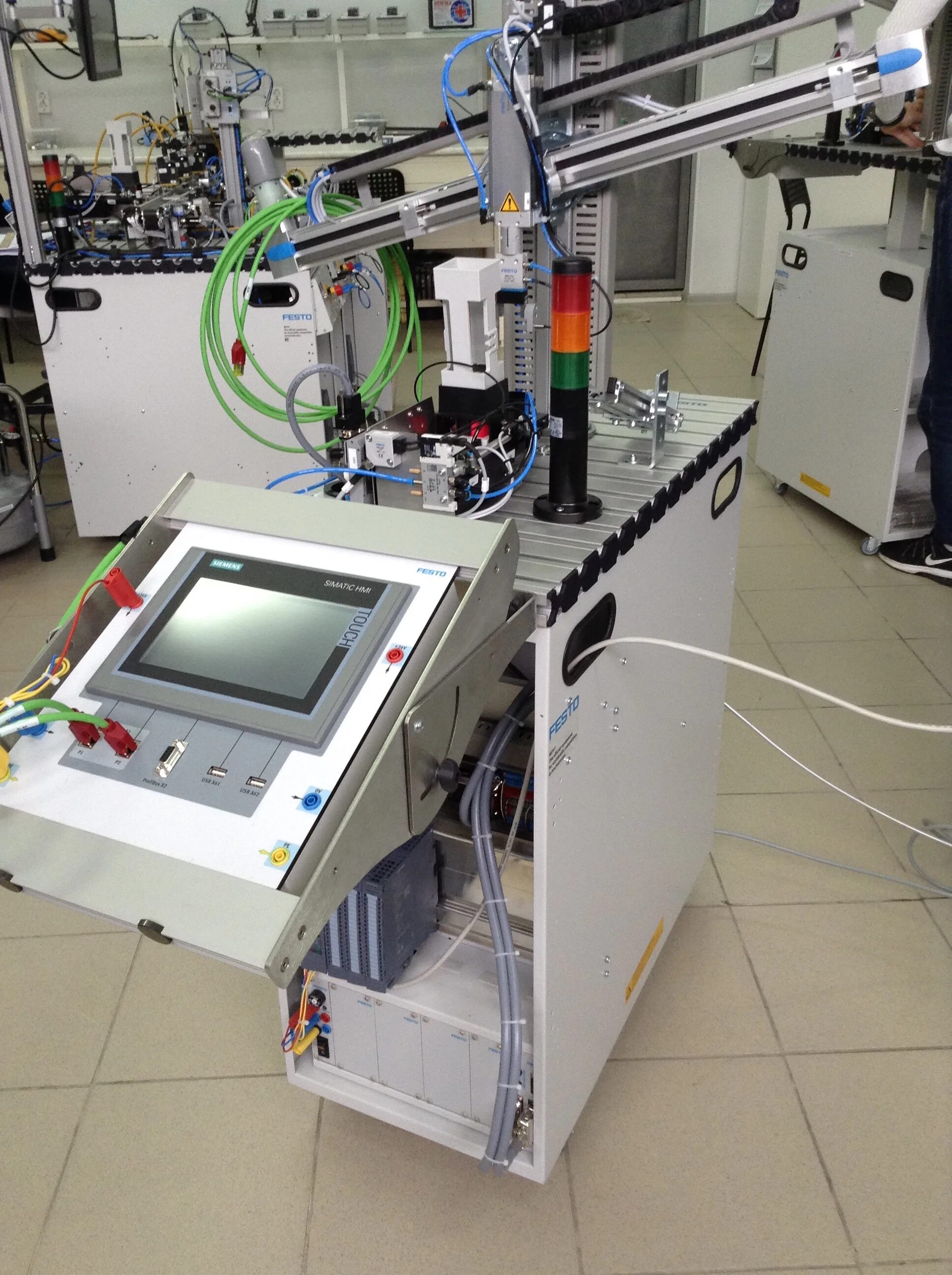 Станция перемещения. Станция решай-ка. Mps станция handling. Мехатронная станция festo. Siemens мехатронная станция.