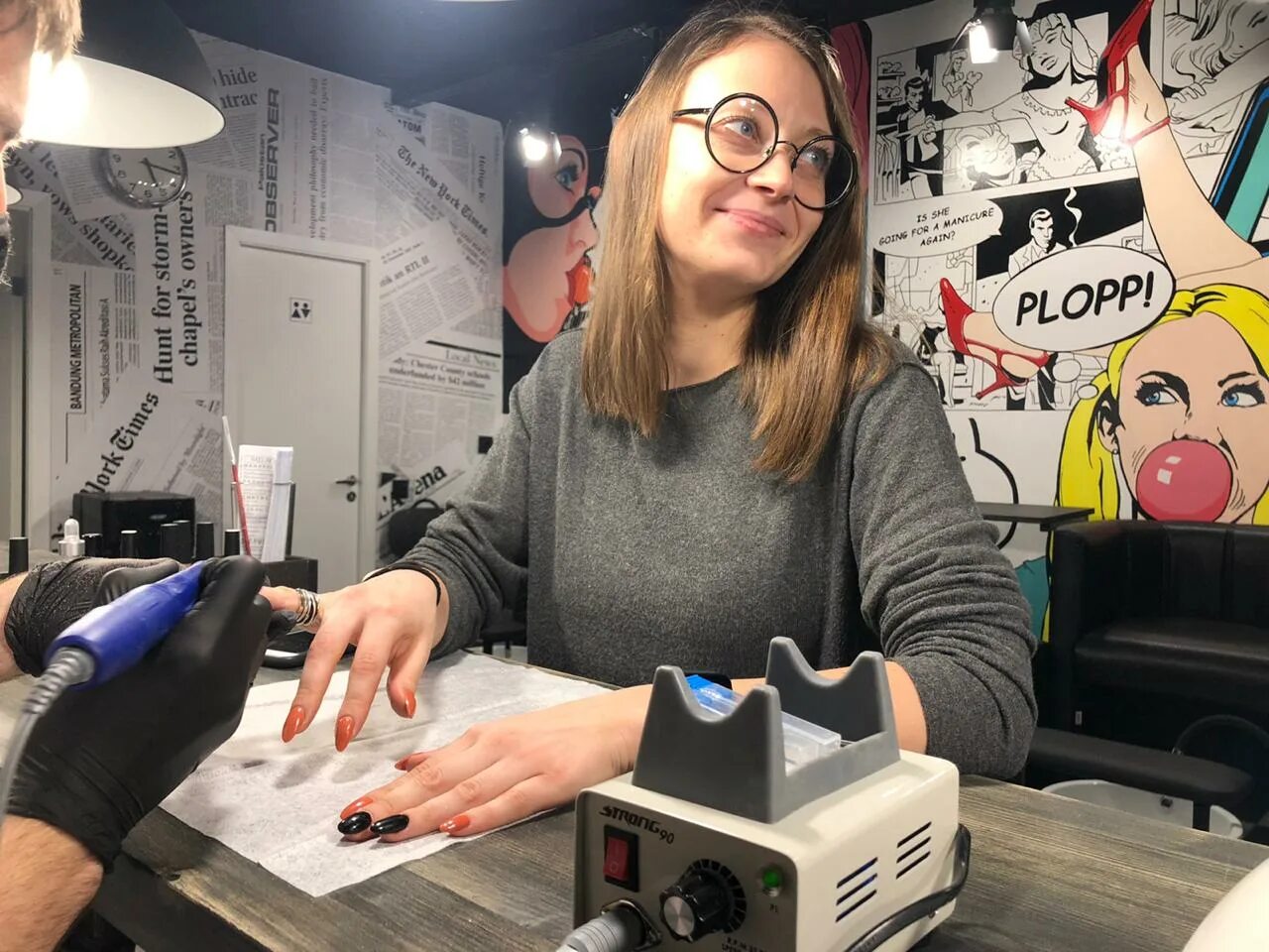 направо маникюр маяковская