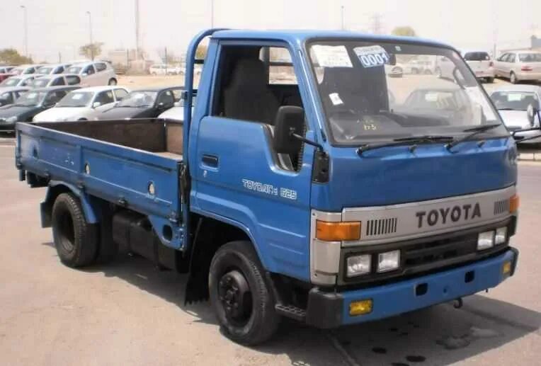 Тойота дюна 5 тонн. Toyota toyoace. Грузовики тойота авито. Грузовики тойота авито. Грузовики 2003 года.
