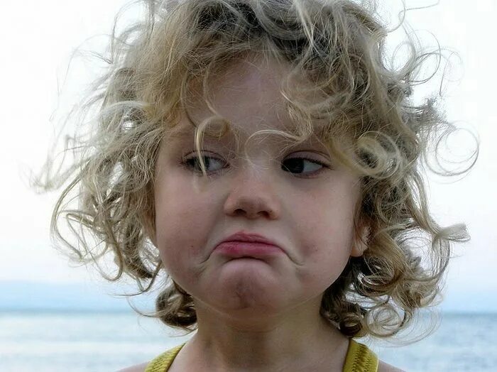 Как выглядит алиса в реальной жизни. Алиса удиви. Алиса двачевская в полный рост. Алиса все чудесатее и чудесатее страньше страньше. Алиса удиви.