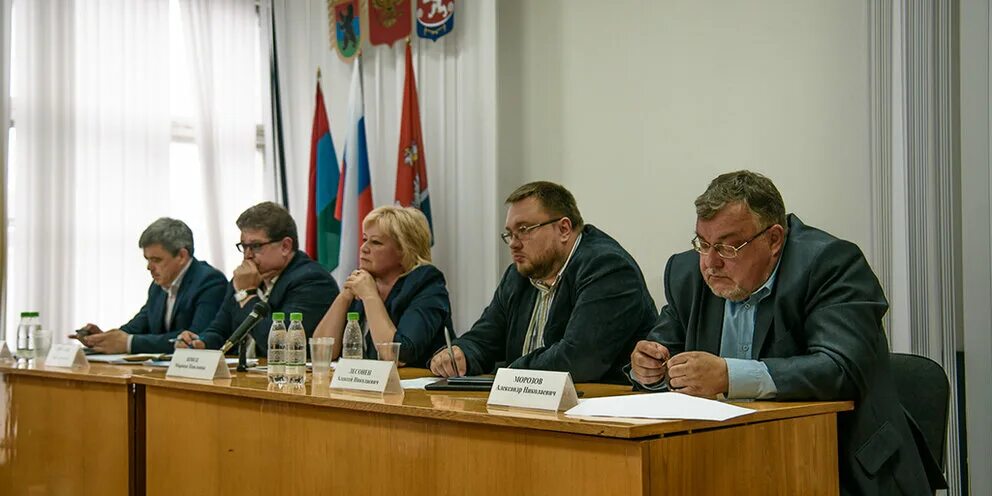 Социально-культурный молодёжный центр г сортавала фото. Карелия госслужащие. Чмиль леонид иванович. Чиновники карелии. Единая россия кпрф лдпр справедливая россия.