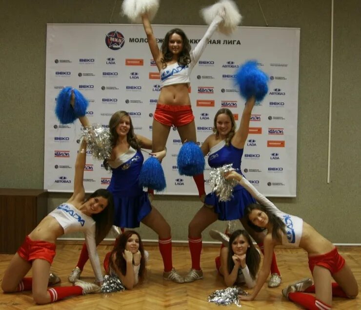 Меры государственной поддержки авторынку. Лад техподдержка. Черлидеры хоккейной команды лада тольятти. Лада служба посние. Лада медиа логотип.