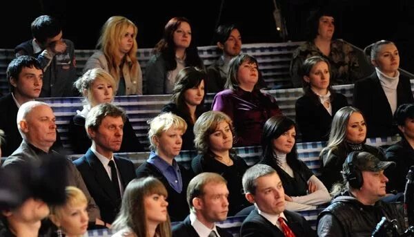 Все шоу зритель. Все шоу зритель. Зрительный зал в театре. Все шоу зритель. Лейт найт шоу америка.