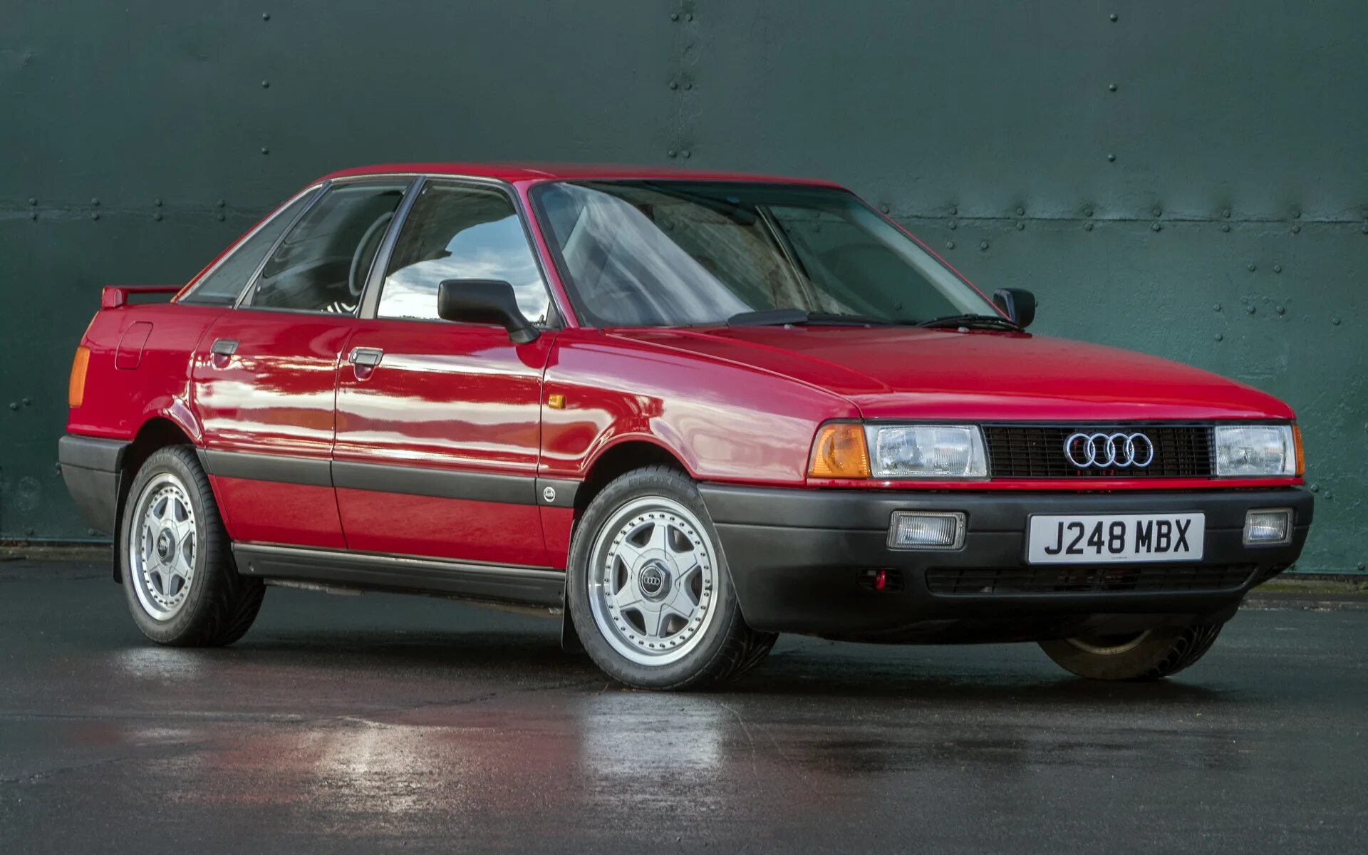 Купить б/у Audi 80 III (B2) 1.6 MT (75 л.с.) бензин механика во Владимире: красн