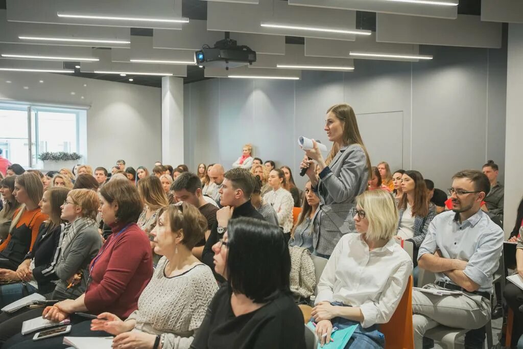 На днях прошла конференция. Конференция 2019. конференция дизайнеров. дизайн конференция 2019. зил конференции.