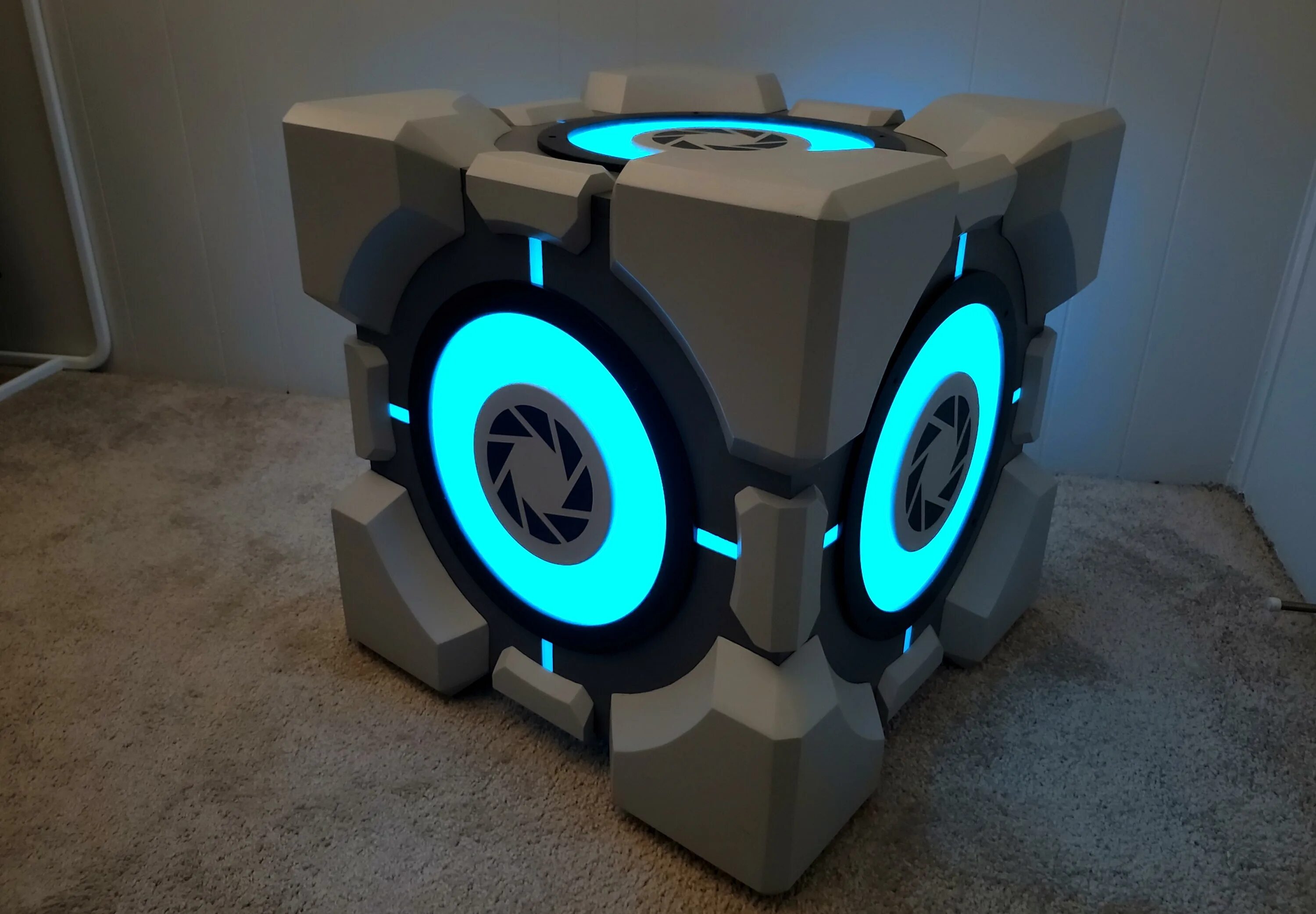 Portal 2 куб. Куб компаньон Portal 2. Кубик из Portal 2. Portal 1 Cube.