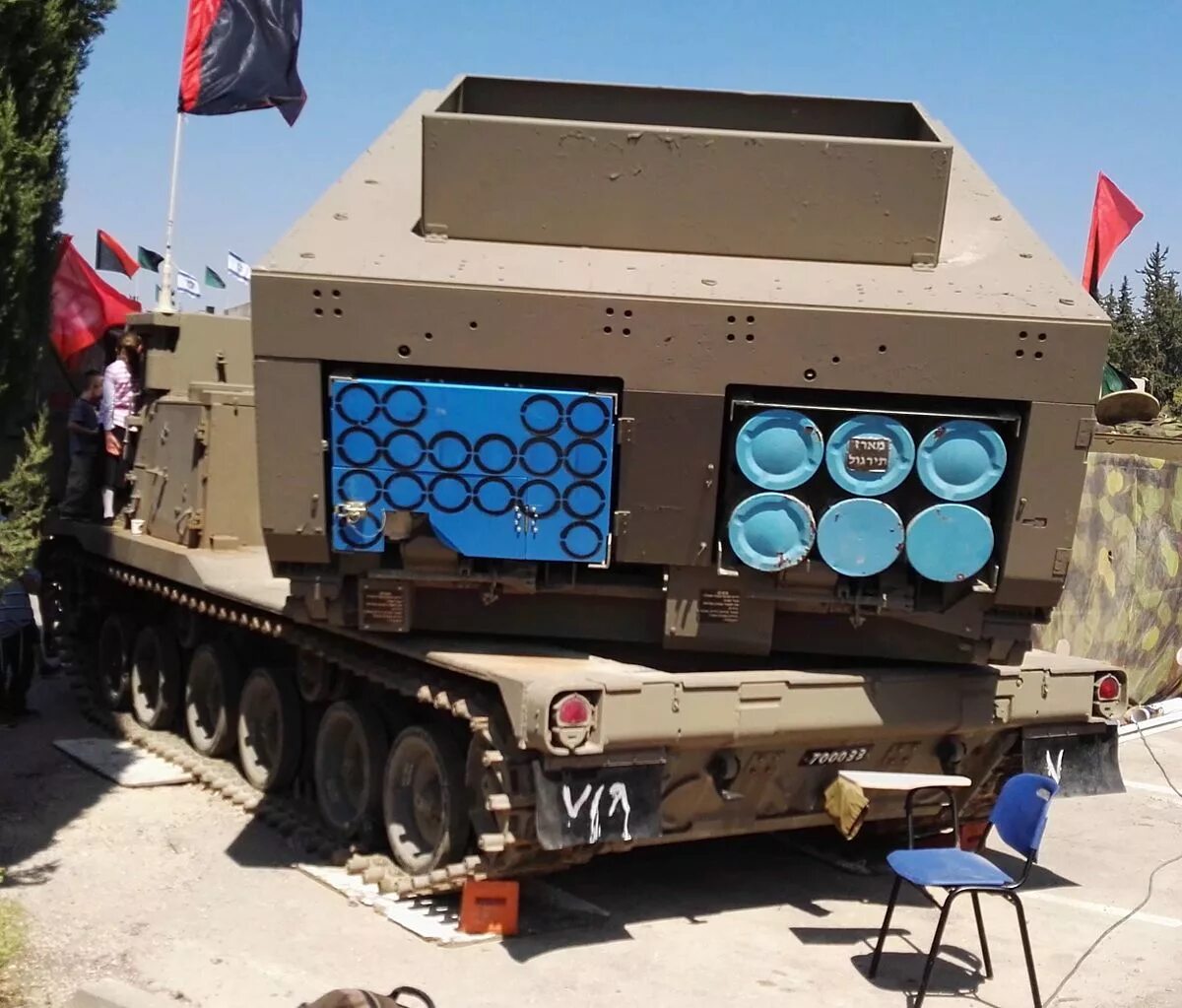 Реактивных систем залпового огня mlrs. M270 mlrs. рсзо м270 mlrs. реактивная система залпового огня м270. mlrs 270.