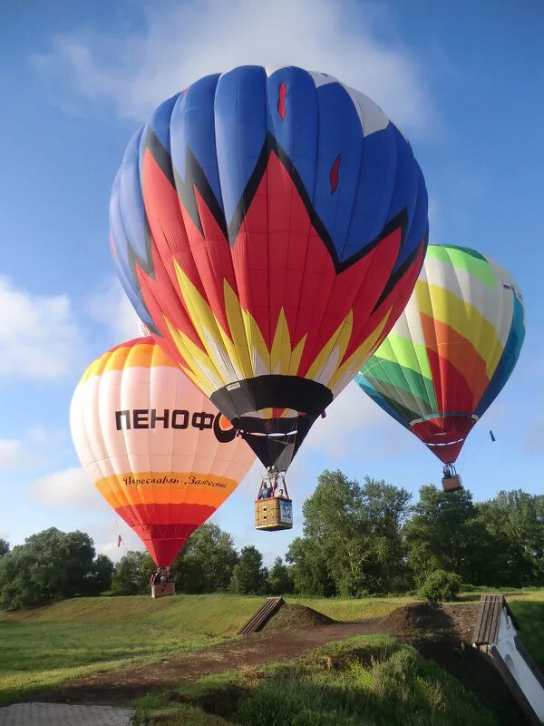 Аэростатов великих. Аэростатов великих. Шары великие луки воздухоплавание. Воздухоплавание великие луки. Газпром великие луки аэростат.