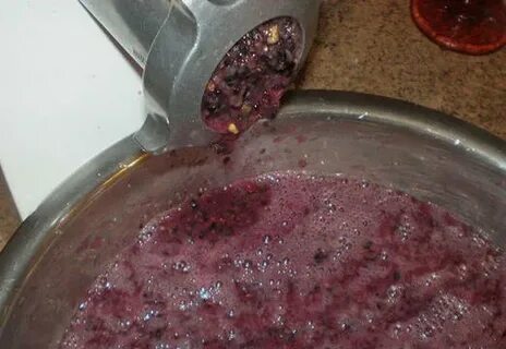 Как выдавить сок из винограда